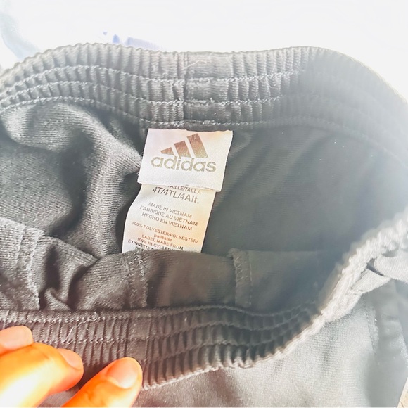 🌸3/$12 Adidas, set of two-piece girls size 4T, used in perfect condition - Picture 6 of 8